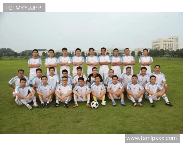 足球家族荣耀传承：一代又一代球星书写传奇历史